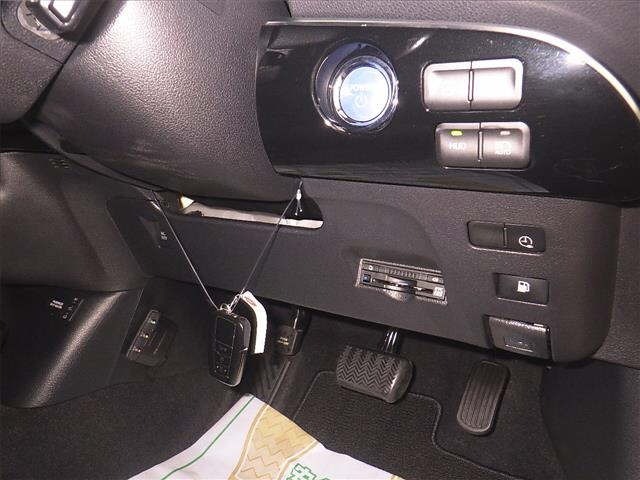 Toyota PRIUS PHV 2017 7595168-8