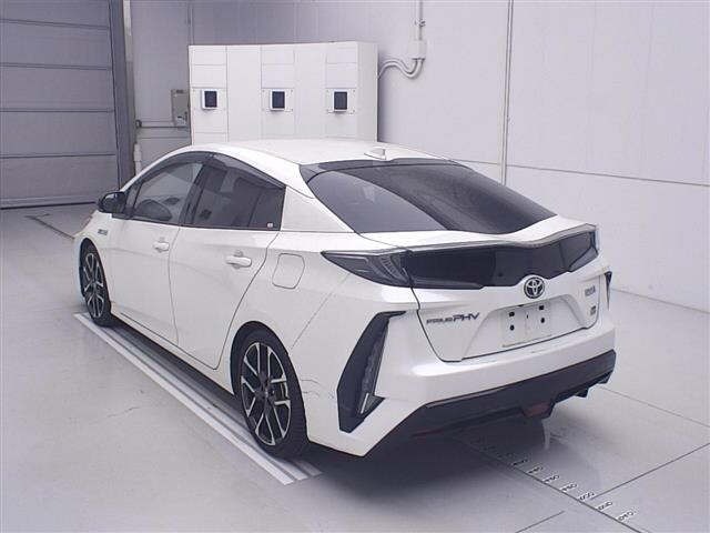 Toyota PRIUS PHV 2018 7595169-1