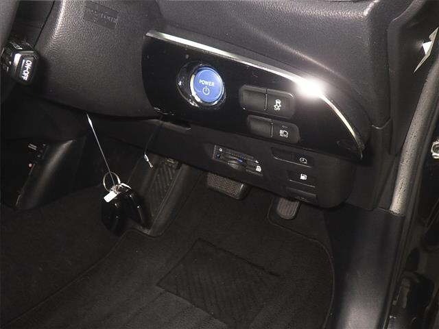 Toyota PRIUS PHV 2017 7595172-8