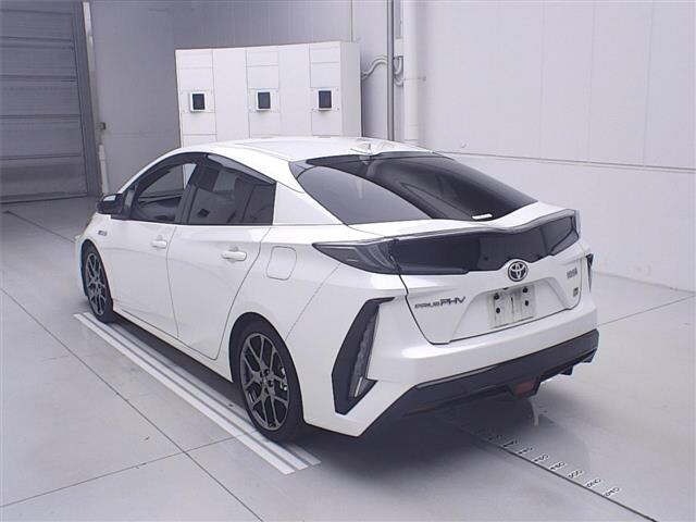Toyota PRIUS PHV 2018 7595173-1