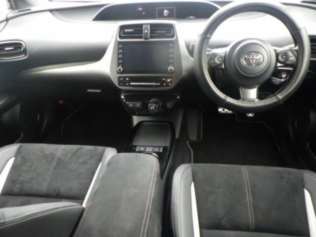 Toyota PRIUS PHV 2021 7595176-3