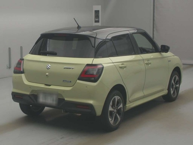 Suzuki SWIFT 2024 7580706-1