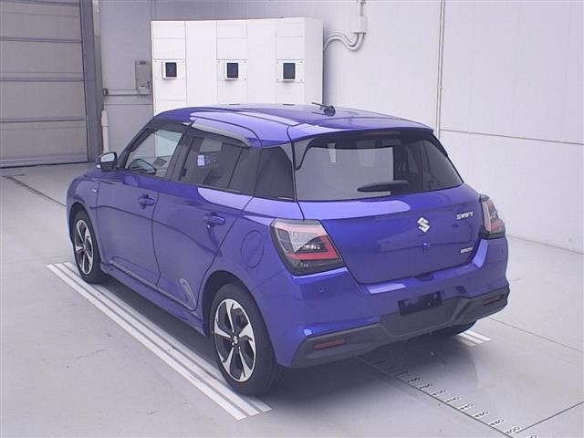 Suzuki SWIFT 2024 7580798-1