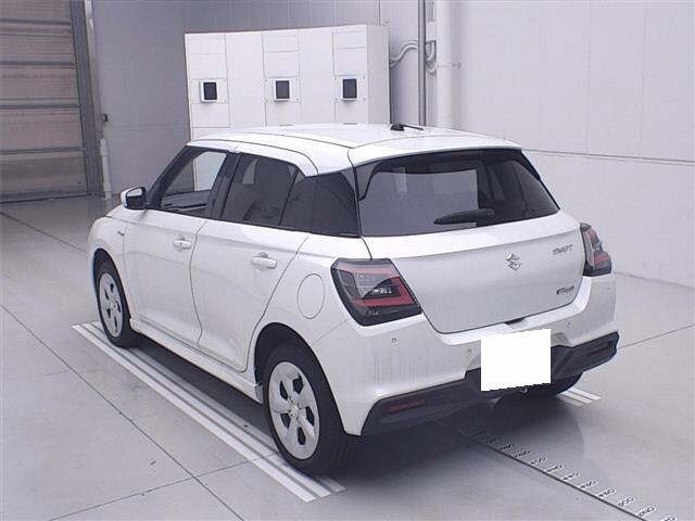 Suzuki SWIFT 2024 7580824-1