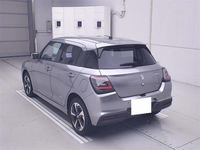 Suzuki SWIFT 2024 7580835-1