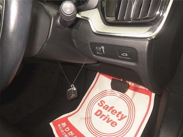 Volvo V60 2021 7594497-8