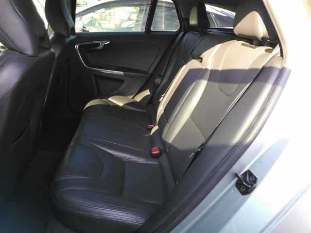 Volvo V60 2011 7594500-9