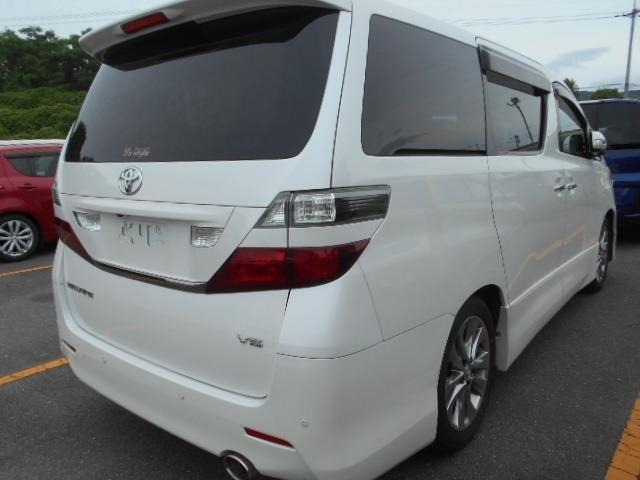 Toyota VELLFIRE 2010 7586001-1