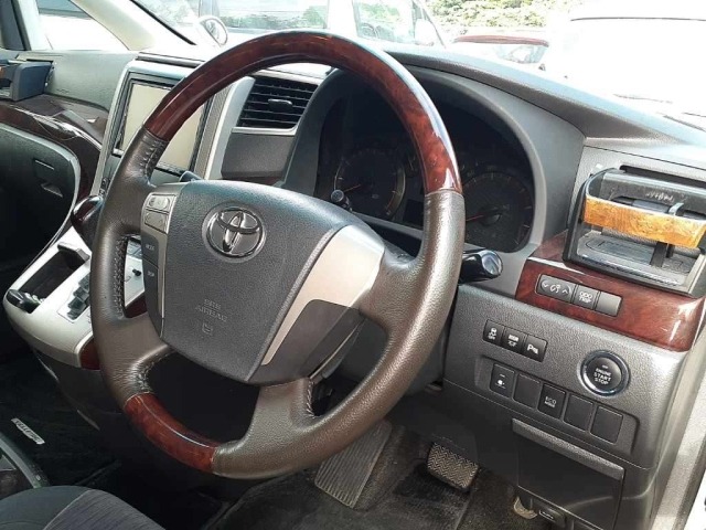 Toyota VELLFIRE 2012 7586025-9