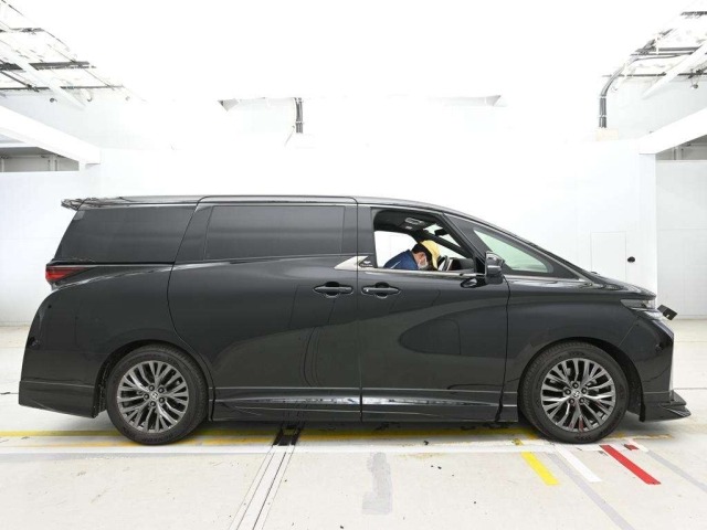 Toyota VELLFIRE 2025 7586051-3