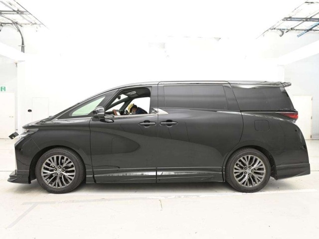 Toyota VELLFIRE 2025 7586051-4