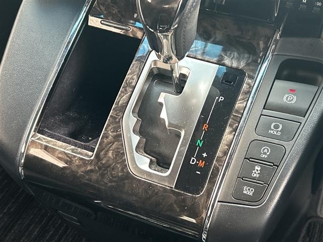 Toyota VELLFIRE 2022 7587196-18