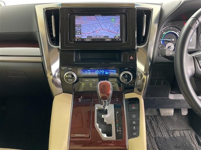 Toyota VELLFIRE 2017 7587320-9