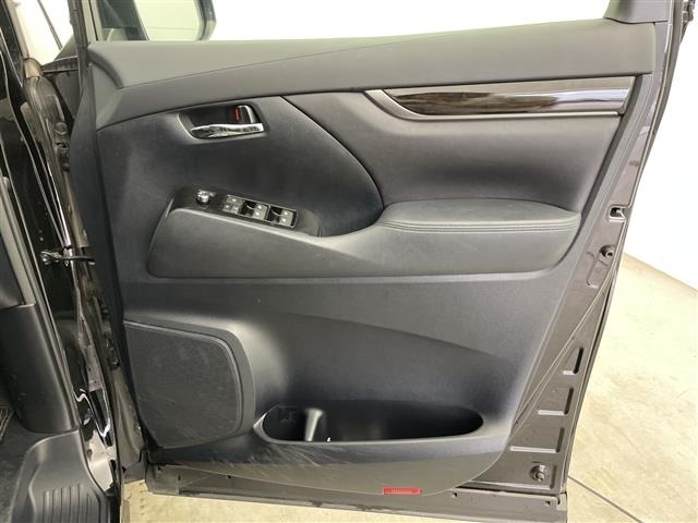 Toyota VELLFIRE 2016 7587545-4
