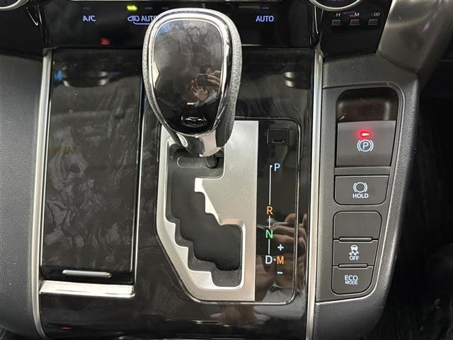 Toyota VELLFIRE 2018 7587652-11