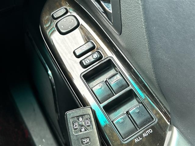 Toyota VELLFIRE 2013 7587746-11