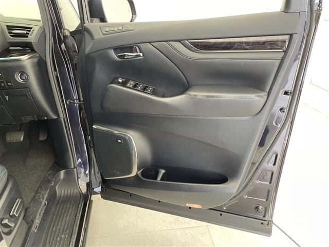 Toyota VELLFIRE 2018 7587856-6