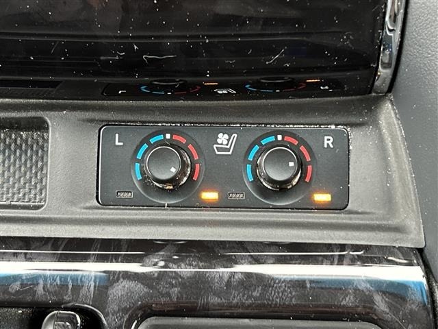 Toyota VELLFIRE 2018 7587922-11