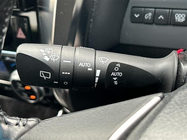 Toyota VELLFIRE 2018 7587922-4