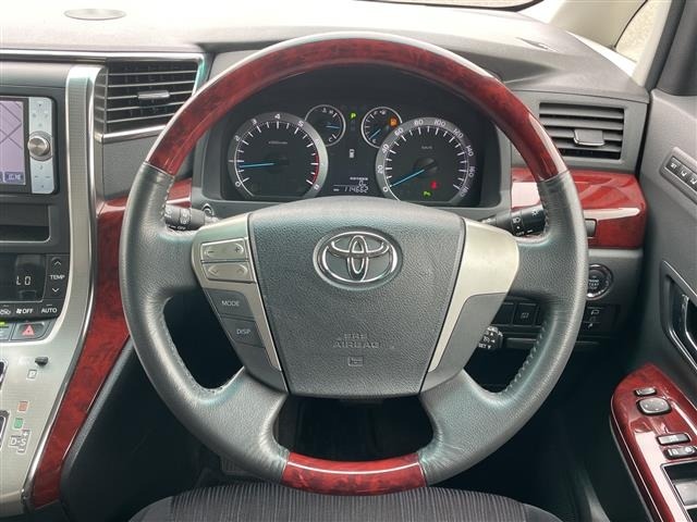 Toyota VELLFIRE 2011 7587951-1