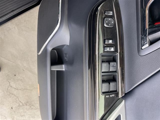 Toyota VELLFIRE 2013 7587957-4