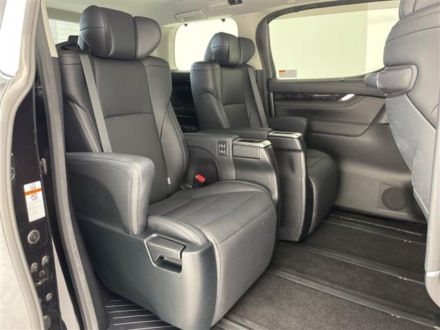 Toyota VELLFIRE 2018 7587971-11