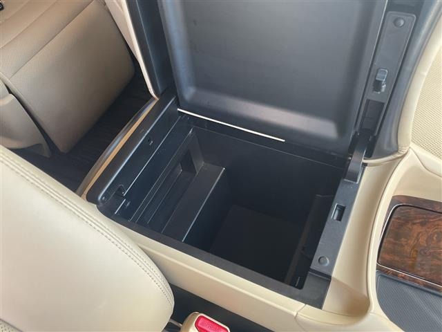 Toyota VELLFIRE 2019 7587982-11