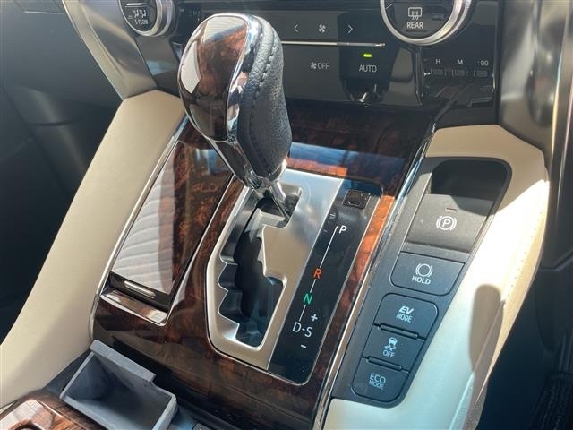 Toyota VELLFIRE 2019 7587982-9