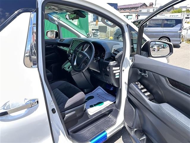 Toyota VELLFIRE 2019 7587998-9