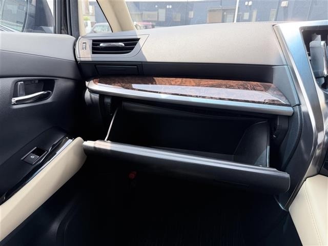 Toyota VELLFIRE 2018 7588107-6