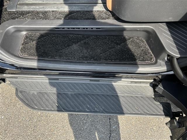Toyota VELLFIRE 2025 7588222-17
