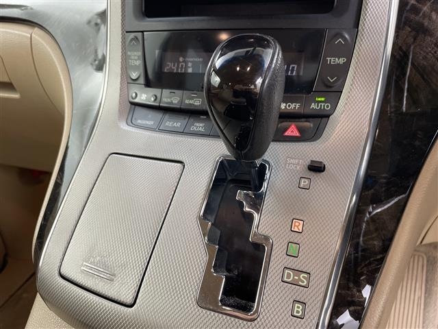 Toyota VELLFIRE 2012 7588291-9