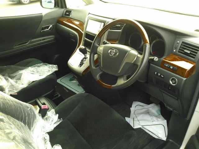 Toyota VELLFIRE 2011 7588702-3