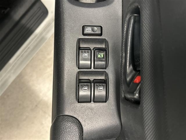 Toyota BB 2010 7599037-4