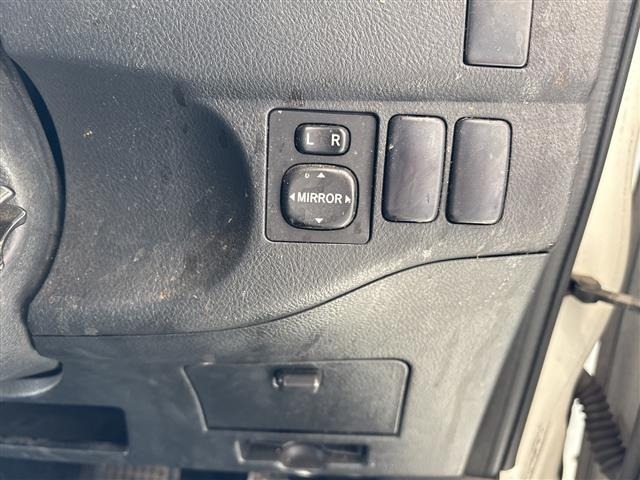 Toyota BB 2007 7599038-18