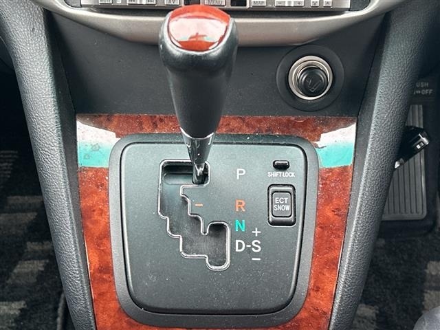 Toyota HARRIER 2010 7622356-24