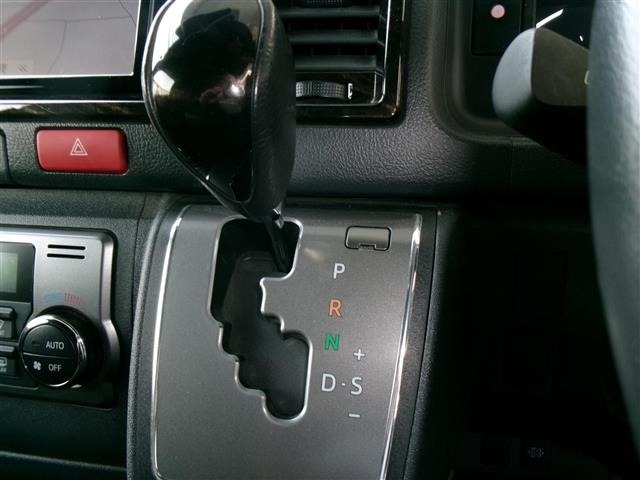 Toyota HIACE VAN 2022 7597121-7
