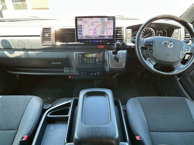 Toyota HIACE VAN 2024 7597136-15