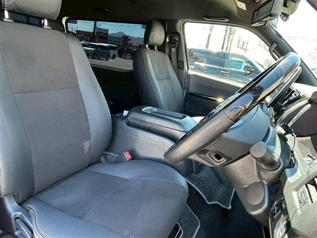 Toyota HIACE VAN 2024 7597136-2