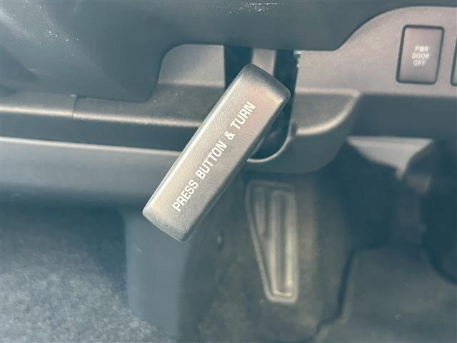 Toyota HIACE VAN 2021 7597137-2