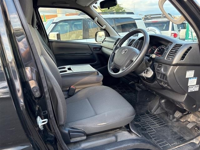 Toyota HIACE VAN 2019 7597165-11