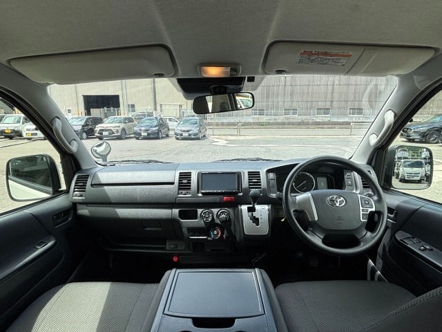 Toyota HIACE VAN 2023 7598005-1