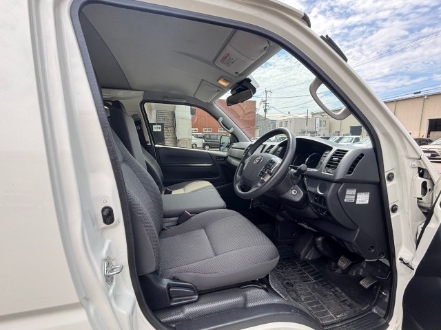 Toyota HIACE VAN 2023 7598005-20