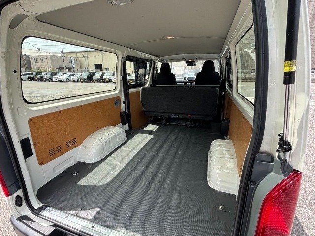 Toyota HIACE VAN 2023 7598005-26