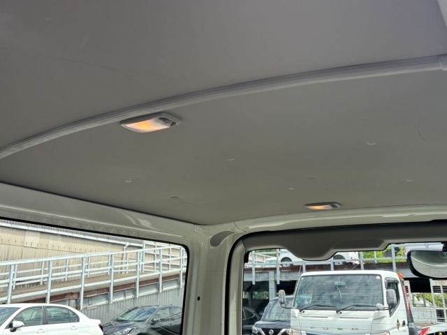 Toyota HIACE VAN 2023 7598005-28