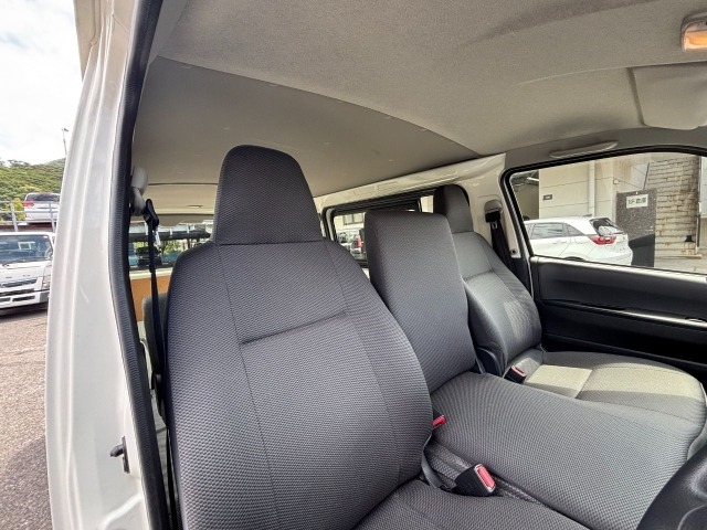 Toyota HIACE VAN 2023 7598005-5