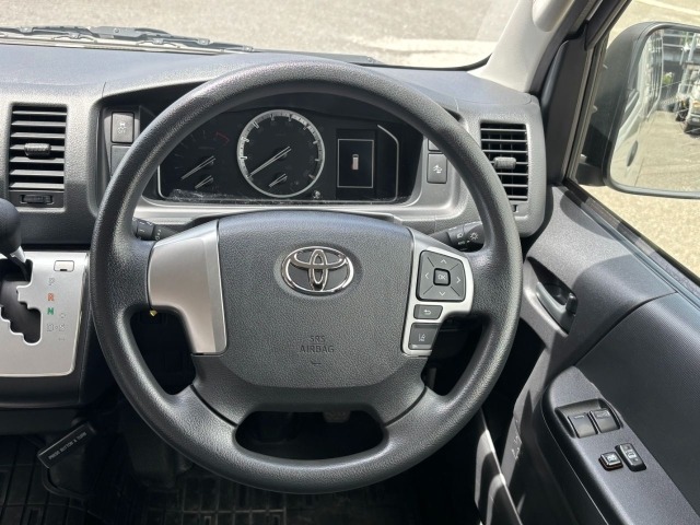 Toyota HIACE VAN 2023 7598005-6