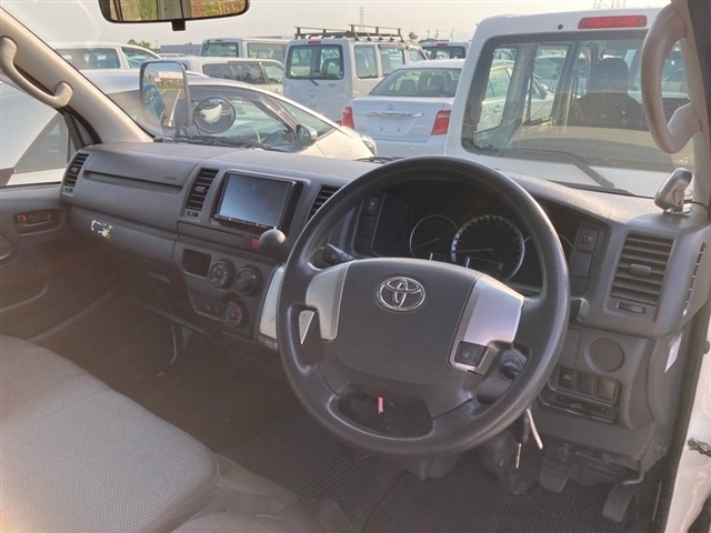 Toyota HIACE VAN 2020 7598077-3