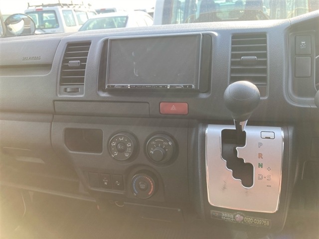 Toyota HIACE VAN 2020 7598077-4