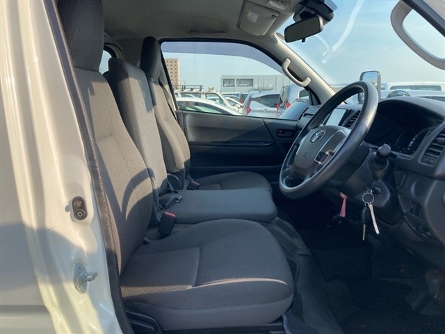 Toyota HIACE VAN 2020 7598077-5